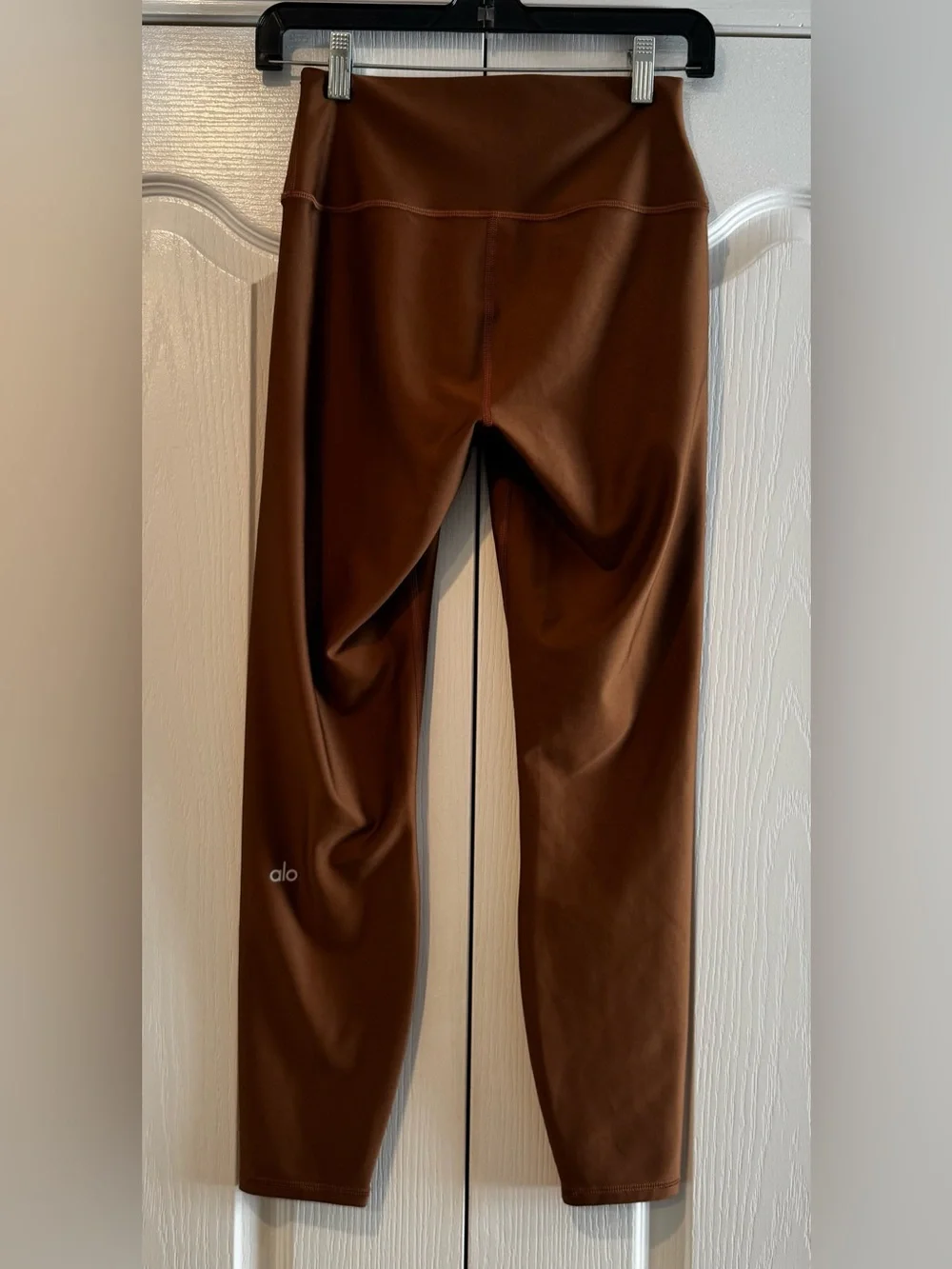 ALO Yoga Airlift Leggings in Cinnamon - Size M